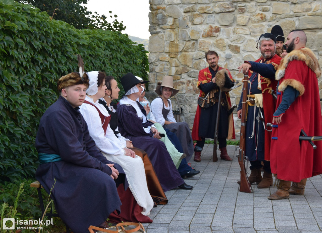 Inscenizacja historyczna na dziedzińcu sanockiego zamku