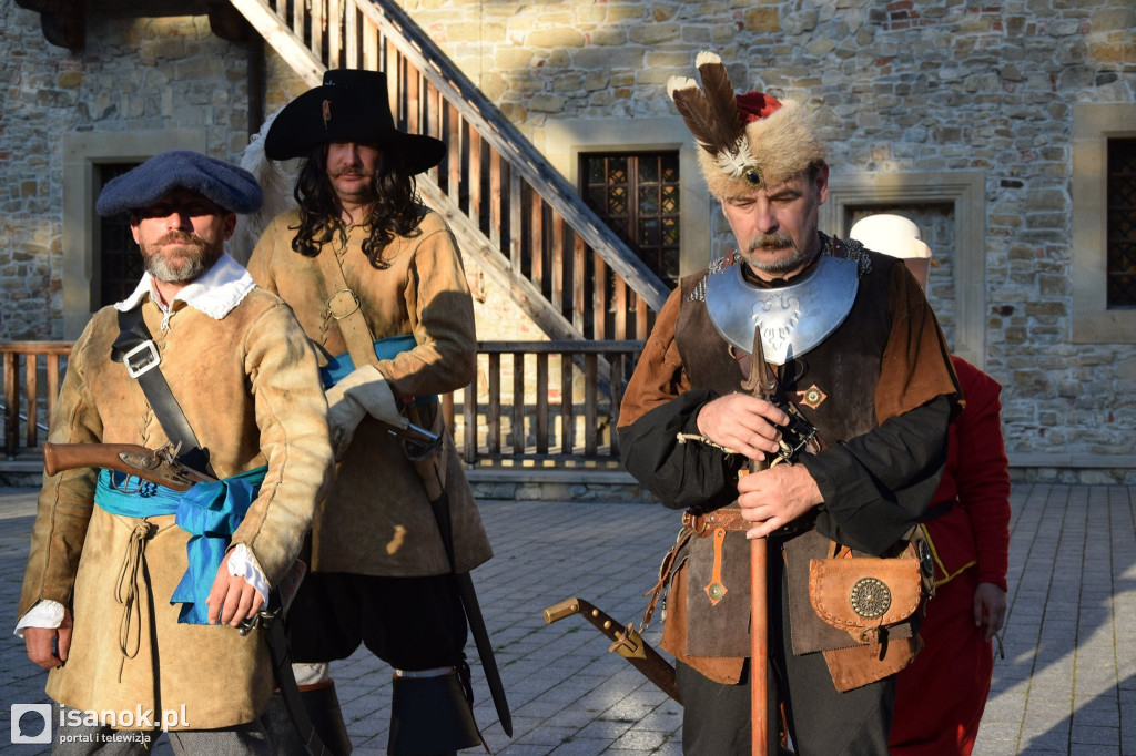 Inscenizacja historyczna na dziedzińcu sanockiego zamku