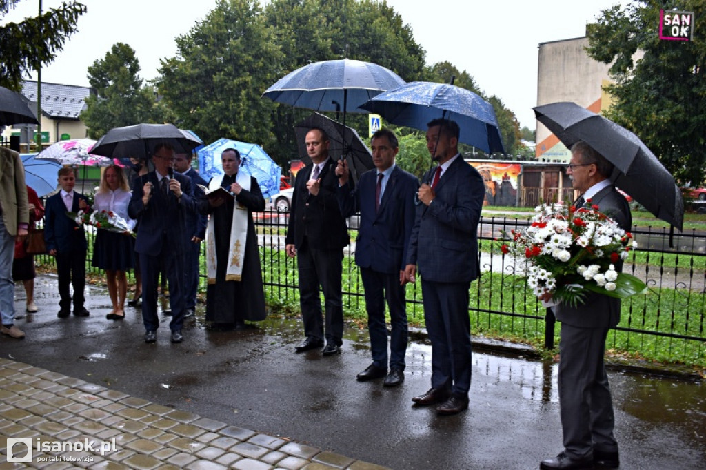 Sanockie szkoły rozpoczęły nowy rok szkolny w trybie stacjonarnym