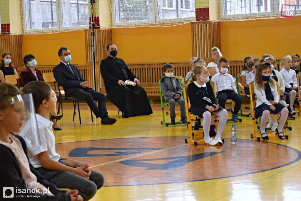Sanockie szkoły rozpoczęły nowy rok szkolny w trybie stacjonarnym
