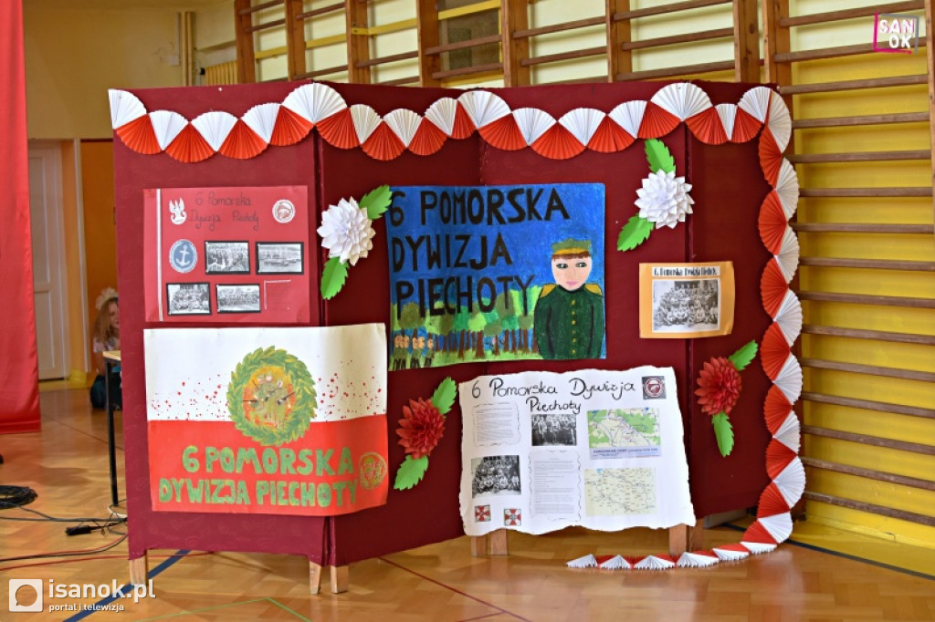 Sanockie szkoły rozpoczęły nowy rok szkolny w trybie stacjonarnym