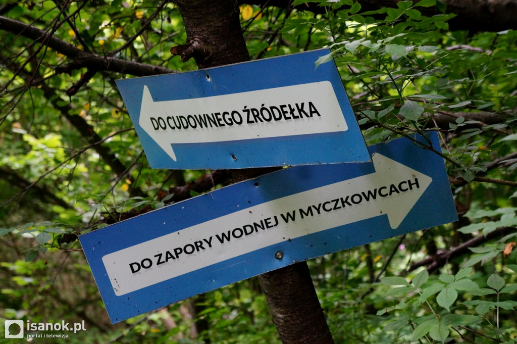 Schodami do zapory wodnej w Myczkowcach