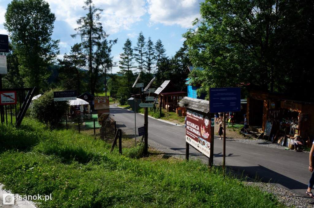 Schodami do zapory wodnej w Myczkowcach