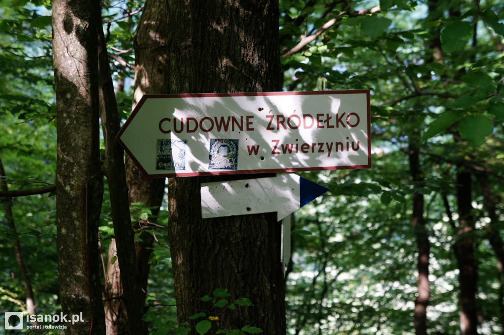 Schodami do zapory wodnej w Myczkowcach