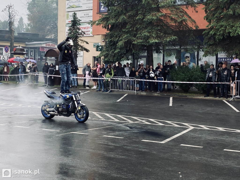 Coroczny pokaz motocyklowego stuntu