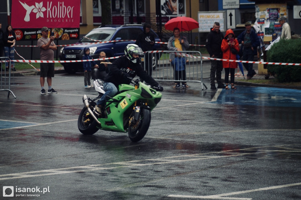 Coroczny pokaz motocyklowego stuntu