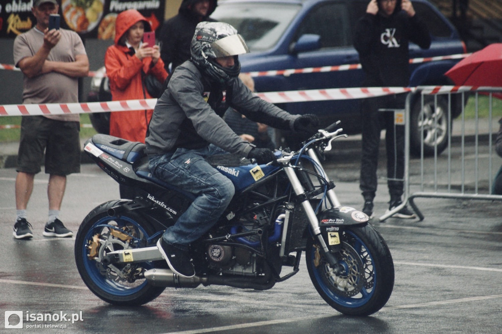 Coroczny pokaz motocyklowego stuntu