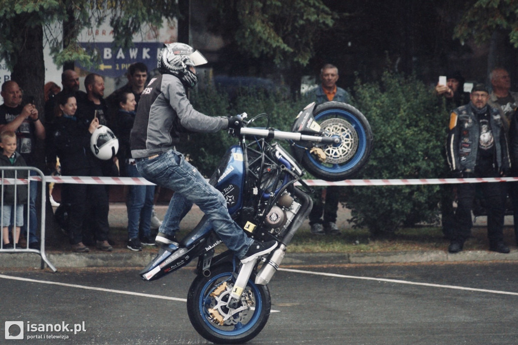 Coroczny pokaz motocyklowego stuntu