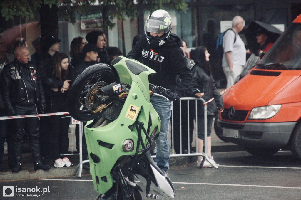 Coroczny pokaz motocyklowego stuntu