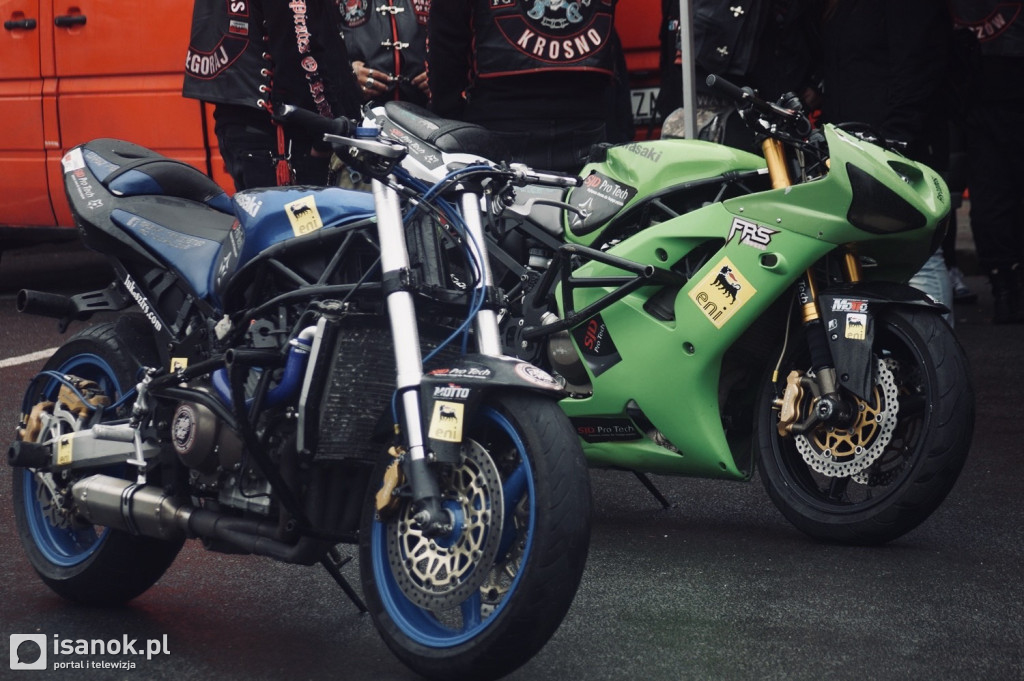 Coroczny pokaz motocyklowego stuntu