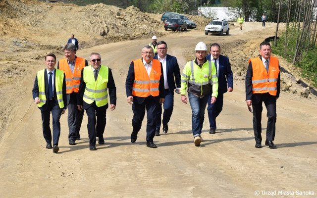 Minister Adamczyk na budowie sanockiej obwodnicy [ZDJĘCIA]