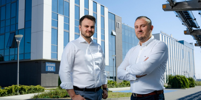 Na zdjęciu Adrian Mścisz ( pierwszy z lewej) i Tomasz Krypel. Fot. Archiwum RARR