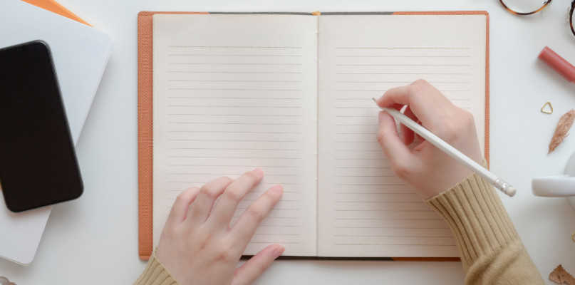 Fajne zeszyty do szkoły – na co zwrócić uwagę i gdzie je kupić?