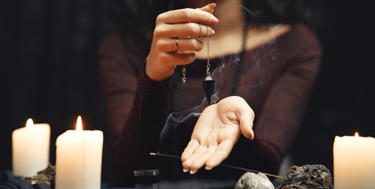 Rytuał miłosny: Kompleksowy przewodnik po technikach, skuteczności i praktykach 