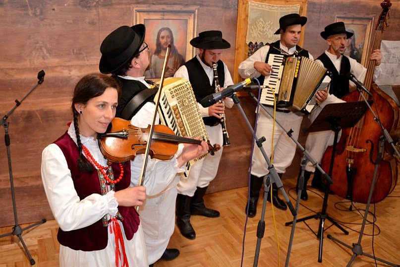 Spotkanie biesiadne &quot;Z kufra Babuni&quot; w Niebieszczanach