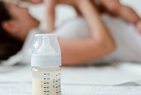 Groźna bakteria w mleku dla niemowląt. Nie podawaj dzieciom!-34560