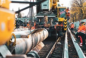 Polacy harują najdłużej w Europie. Nie idzie to w parze z...-37517