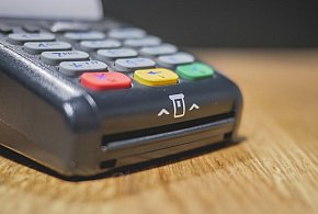 Zakaz sprzedaży i większy nadzór. Tych produktów nie kupią już nieletni-37930