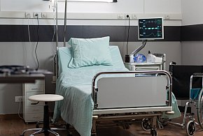 Lek wycofany z powodu zanieczyszczeń. W środku znaleziono fragmenty szkła-38651