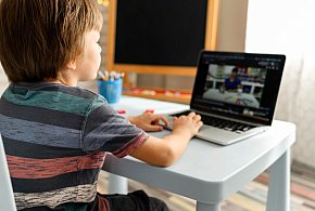 Popularni influencerzy mogą mieć kłopoty. Treści dla dzieci budzą kontrowersje-38756