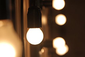 Rachunki za prąd pójdą w dół. Rząd usuwa opłatę doliczaną od lat-38906