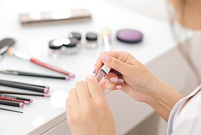 Nie używaj tych kosmetyków. GIS ostrzega przed produktami-38912