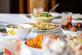 Polacy znów sięgną głębiej do kieszeni. Tyle wydają na świąteczne jedzenie-38995