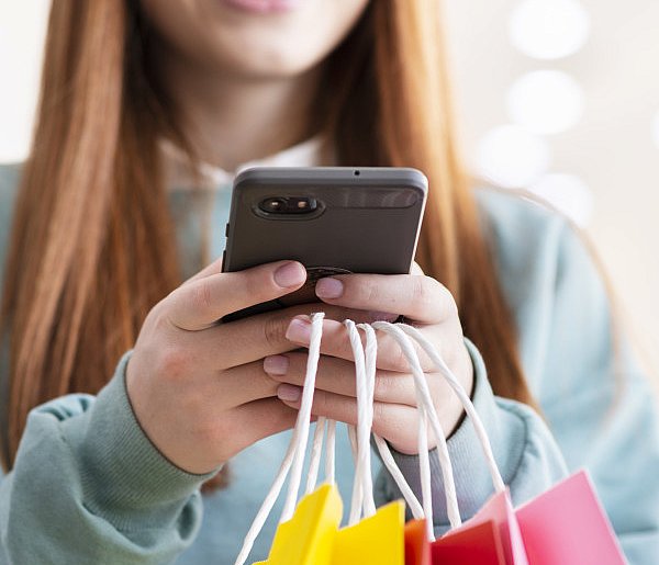 Zalando i Temu podpadły urzędowi. Klienci byli wprowadzani w błąd-39115