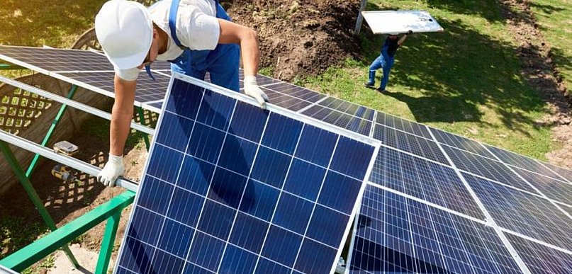 Własna instalacja PV w firmie: kluczowe komponenty zapewniające niezawodność syste